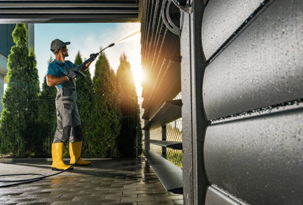 Best Roof Power Washing Services  in Massanutten, VA