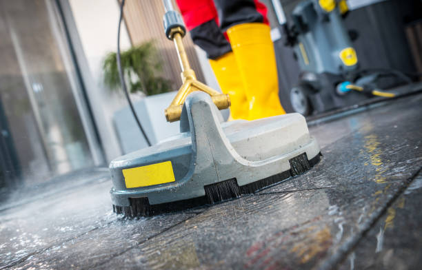 Best Deck Cleaning Services  in Massanutten, VA